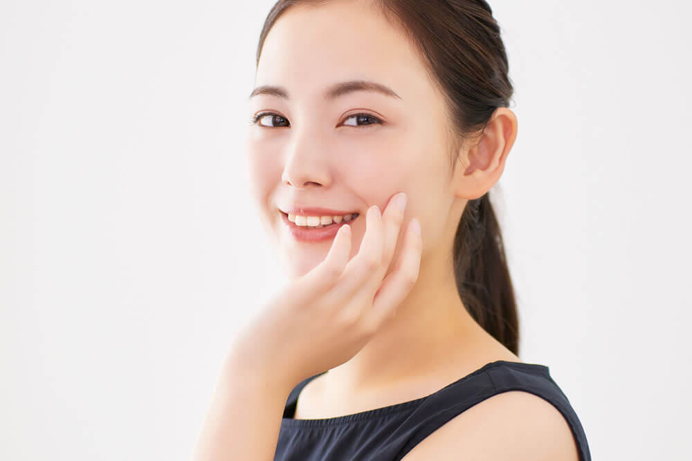 鹿児島で眼瞼下垂の手術を受けた女性のイメージ