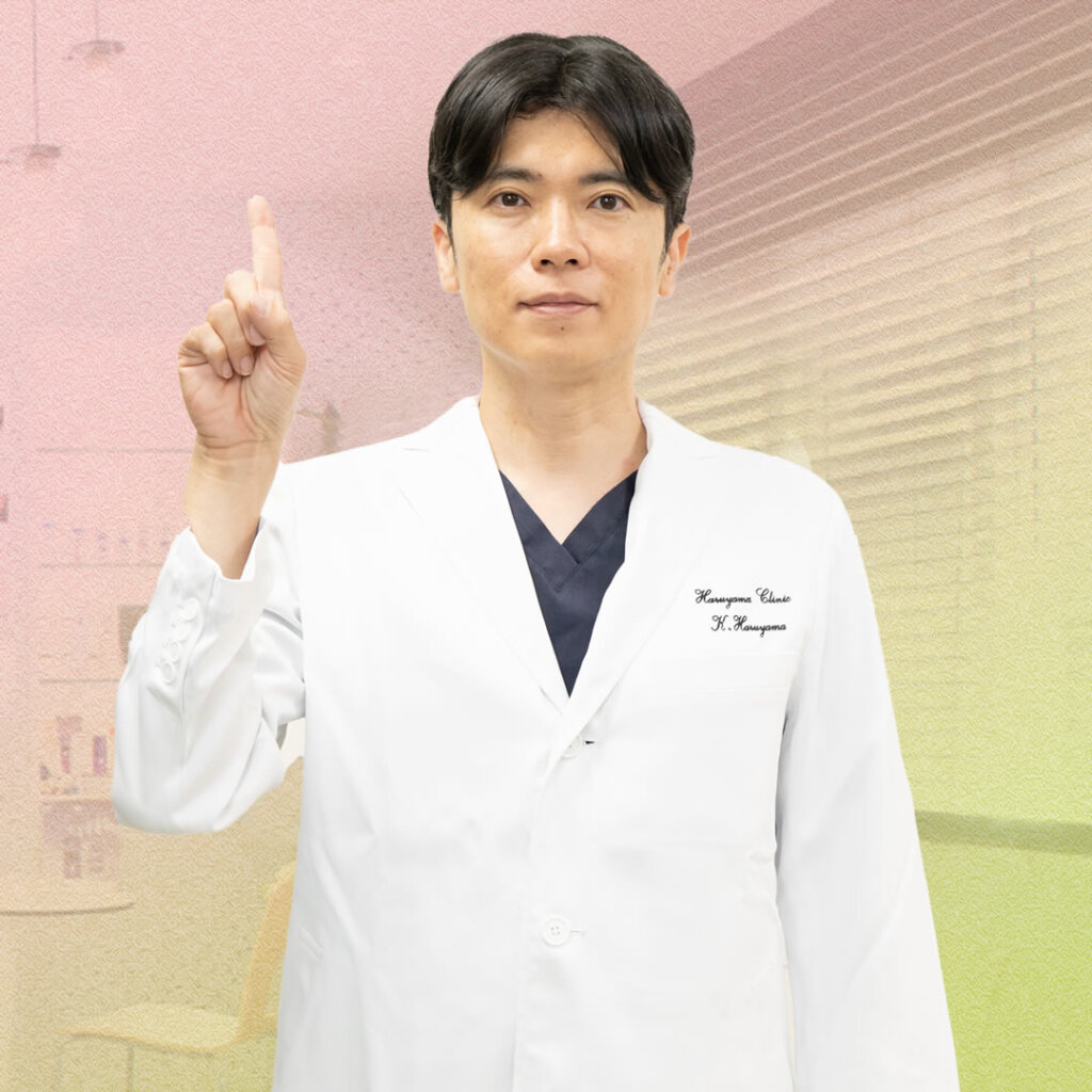 お勧めの人を説明している形成外科医