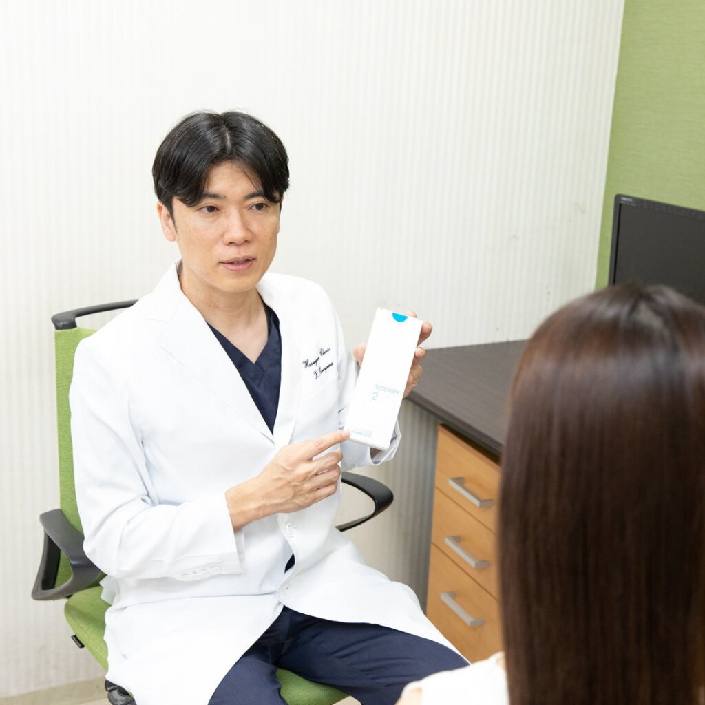 ヒアルロン酸注入の診察の様子